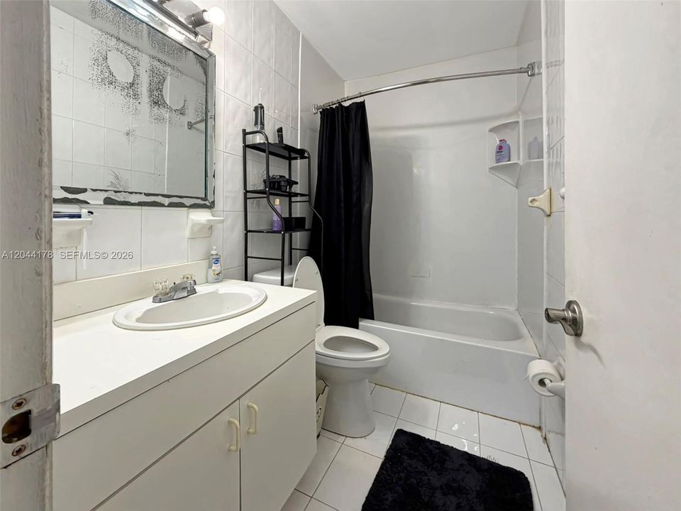 На продажу: $425,000 (4 спален, 2 ванн, 1680 Квадратных фут)