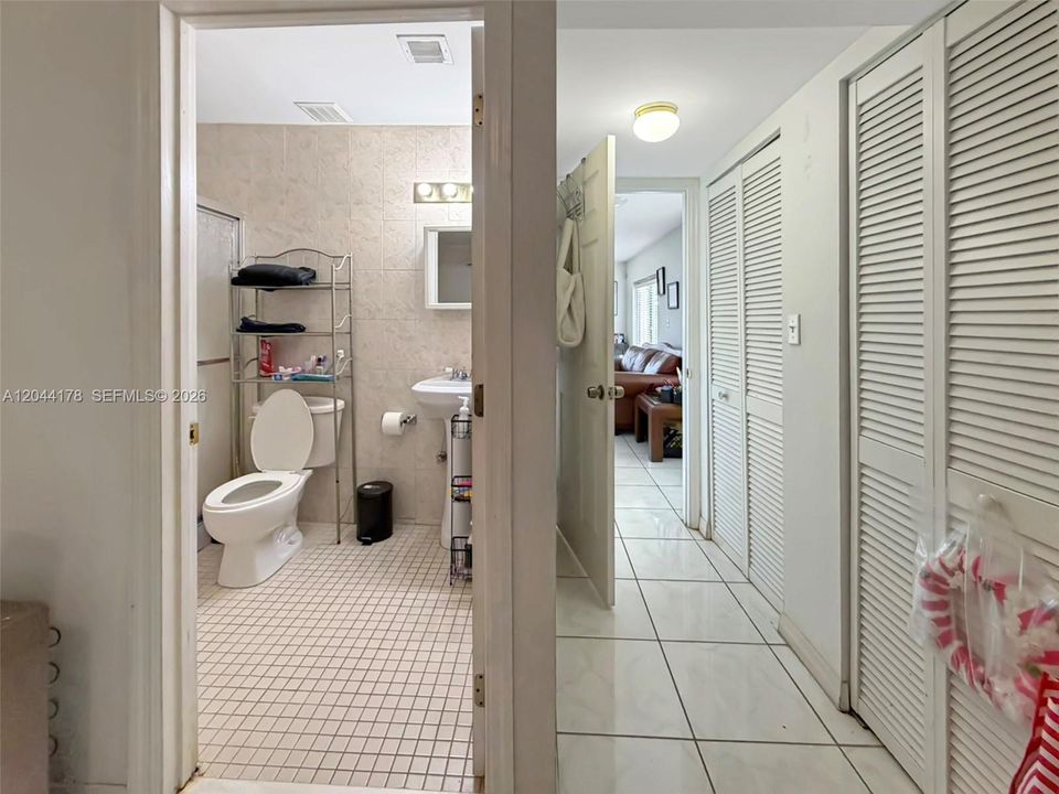 На продажу: $425,000 (4 спален, 2 ванн, 1680 Квадратных фут)