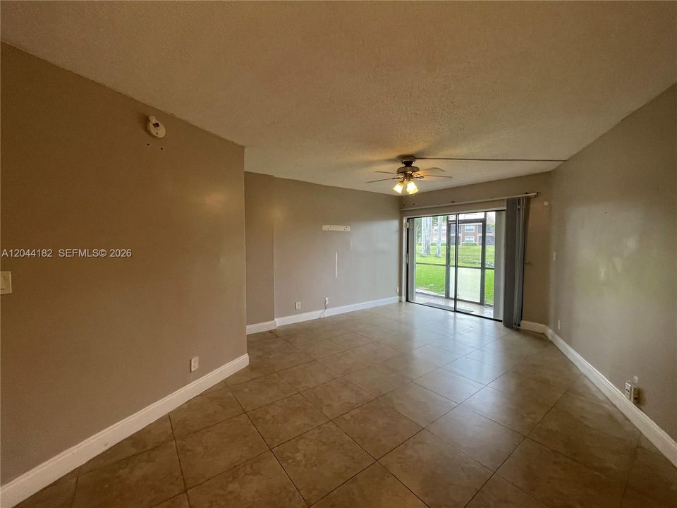For Rent: $2,500 (3 beds, 2 baths, 1025 Square Feet)