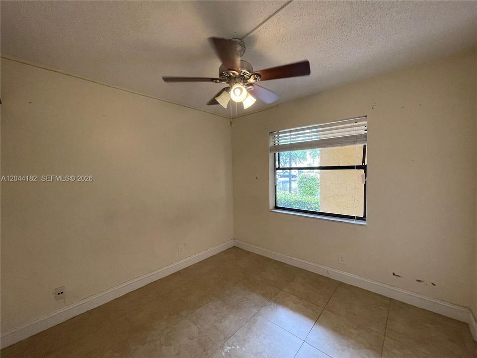 For Rent: $2,500 (3 beds, 2 baths, 1025 Square Feet)