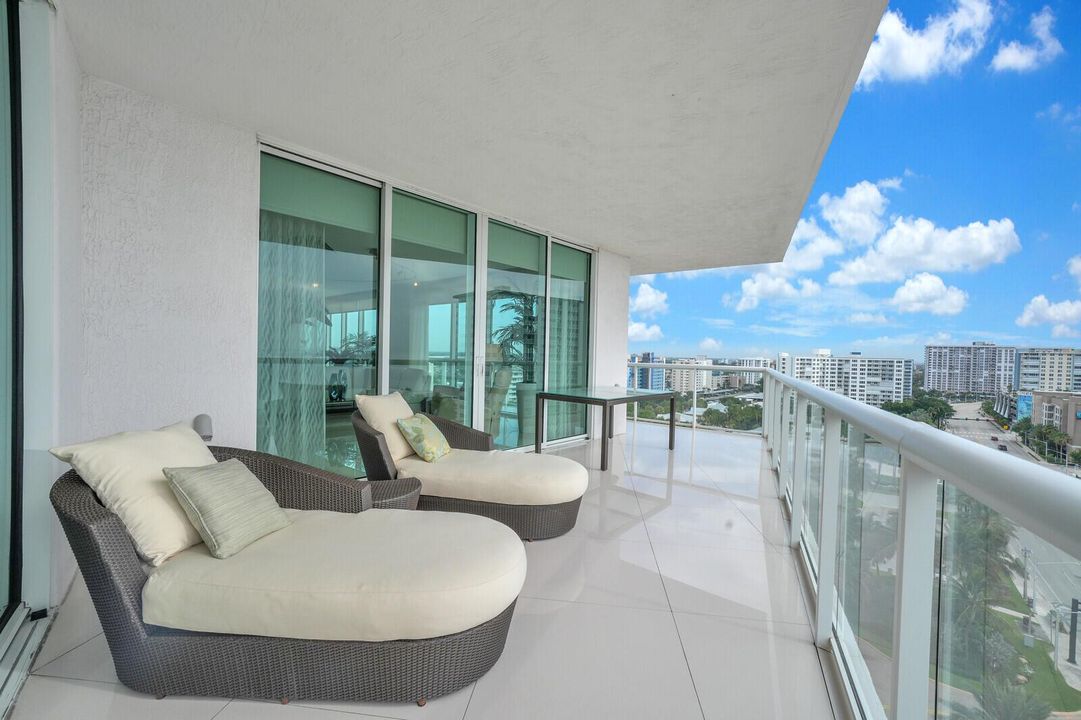 Plaza Oceanside condo 1007 pic 35