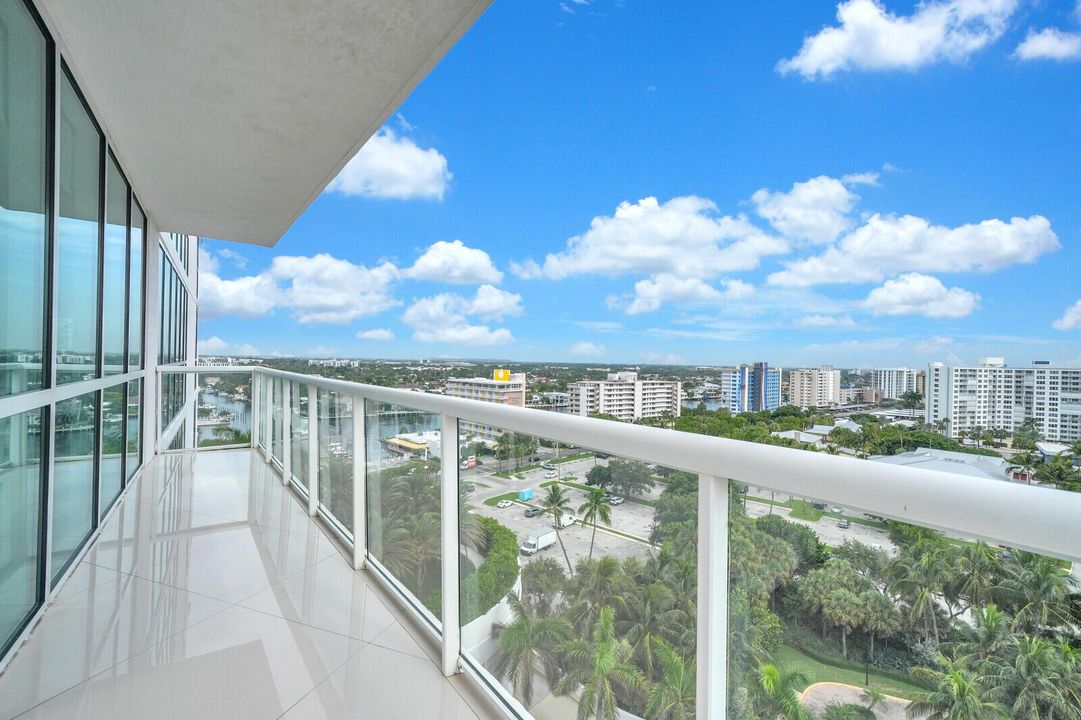 Plaza Oceanside condo 1007 pic 37