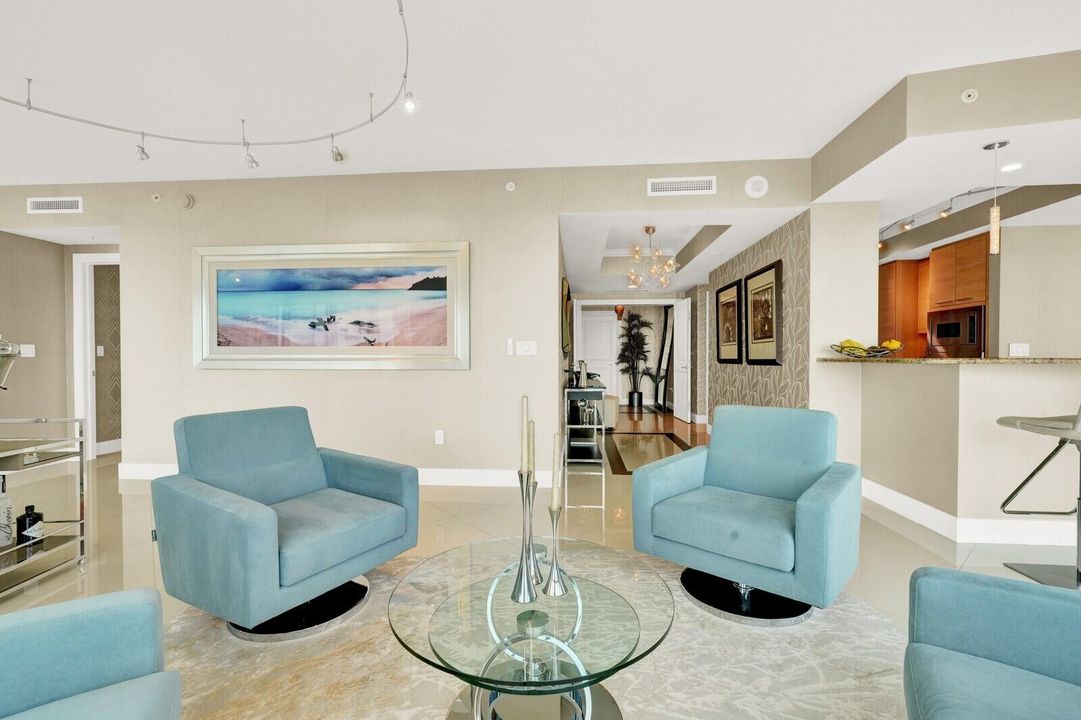 Plaza Oceanside condo 1007 pic 13