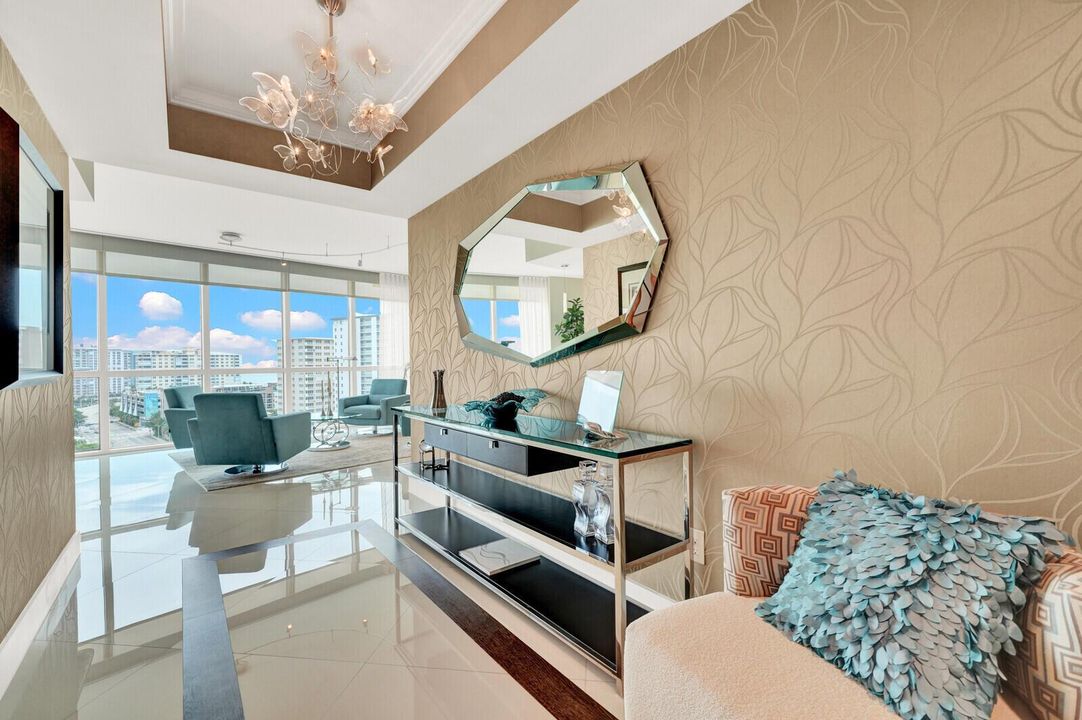 Plaza Oceanside condo 1007 pic 03
