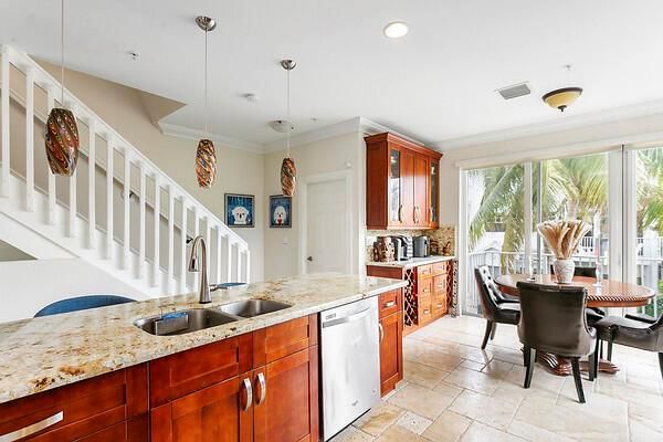 Kitchen/Dining Rm