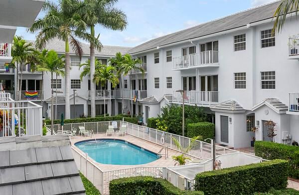 Pool/Courtyard view