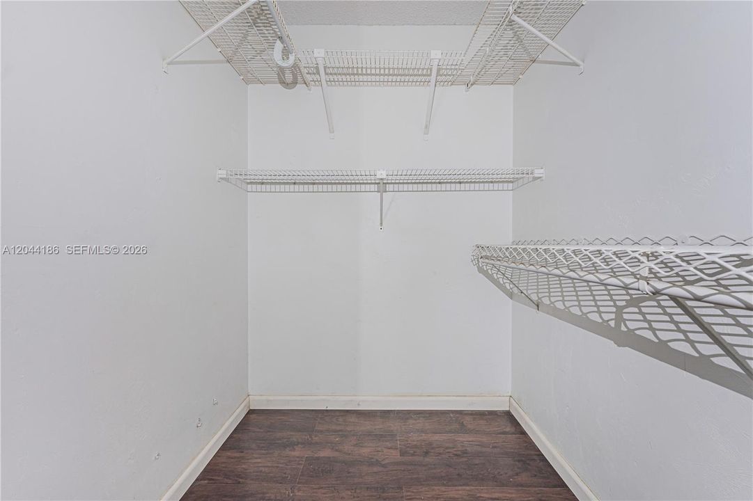 For Sale: $114,000 (2 beds, 2 baths, 1105 Square Feet)