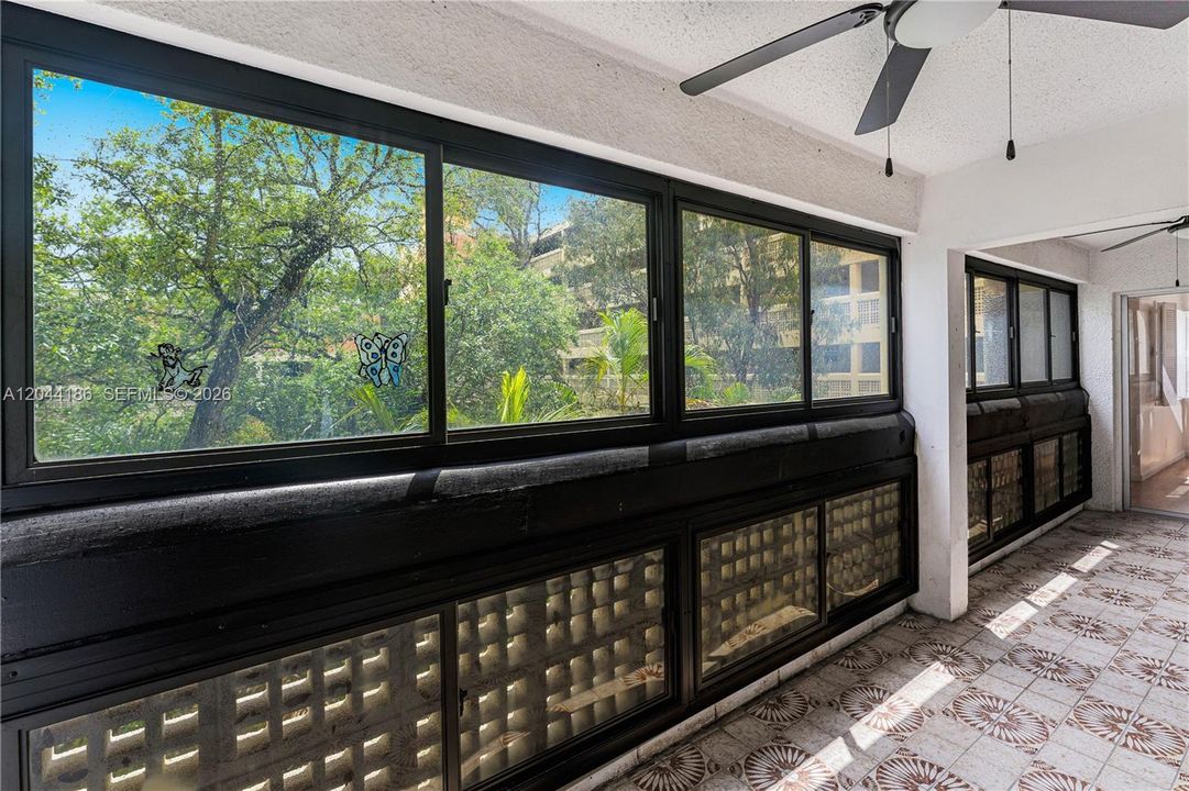 For Sale: $114,000 (2 beds, 2 baths, 1105 Square Feet)