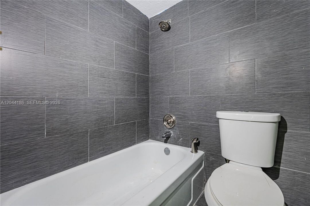 For Sale: $114,000 (2 beds, 2 baths, 1105 Square Feet)