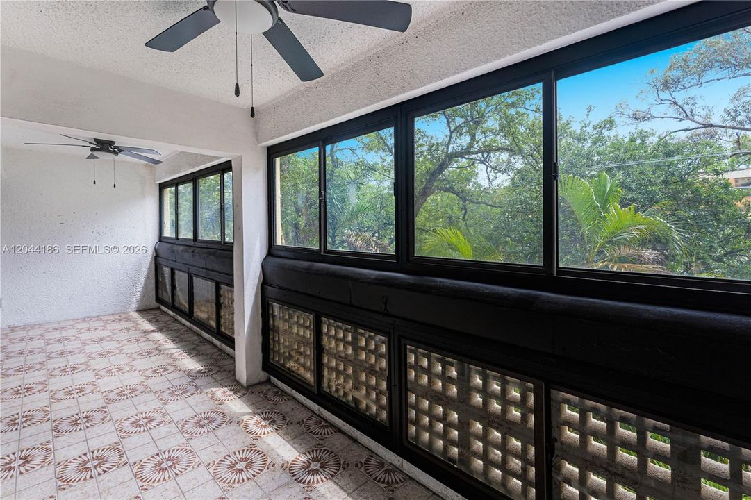 For Sale: $114,000 (2 beds, 2 baths, 1105 Square Feet)
