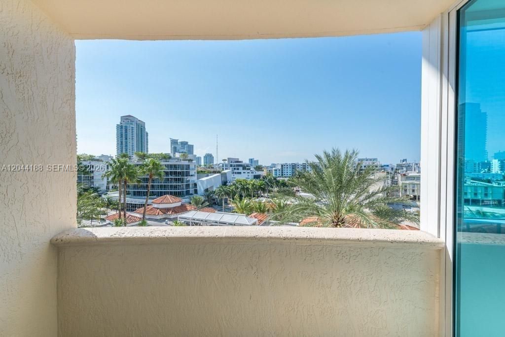В аренду: $8,400 (2 спален, 2 ванн, 1160 Квадратных фут)
