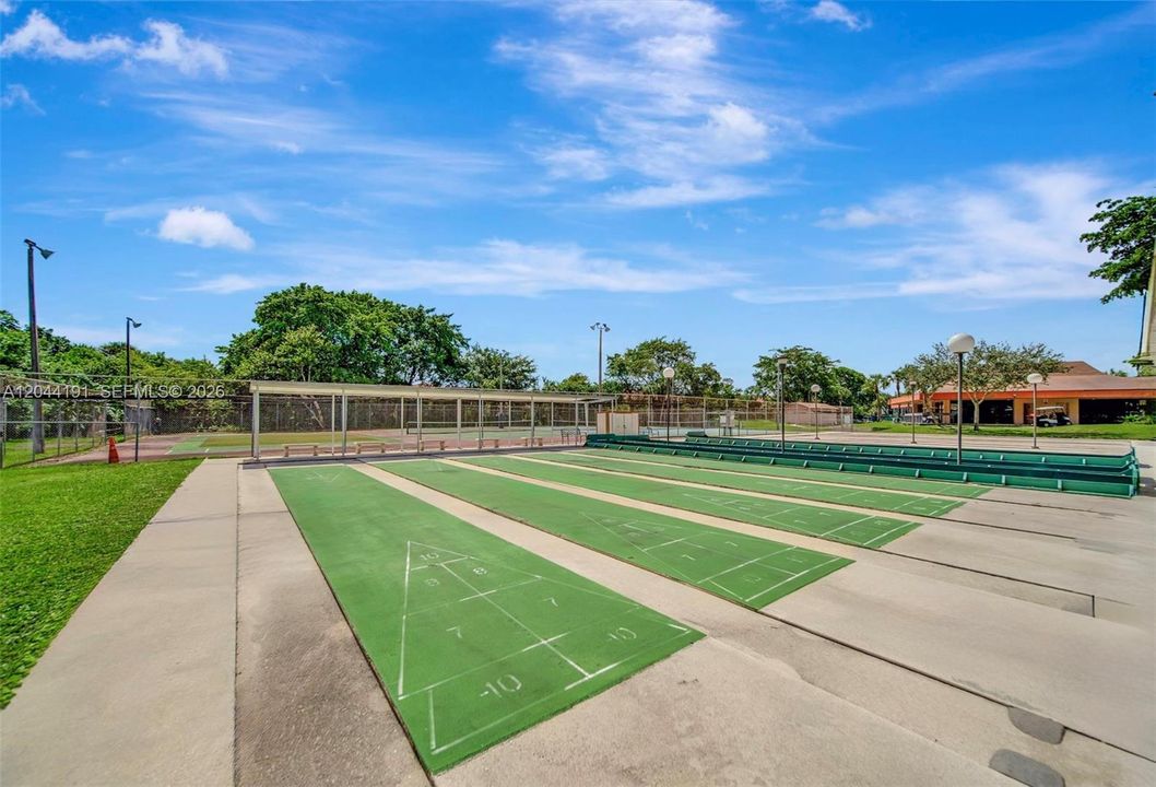 For Sale: $126,400 (1 beds, 1 baths, 720 Square Feet)