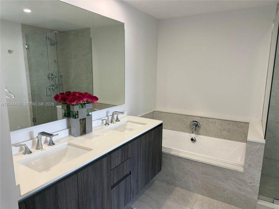 For Rent: $6,700 (2 beds, 2 baths, 1178 Square Feet)