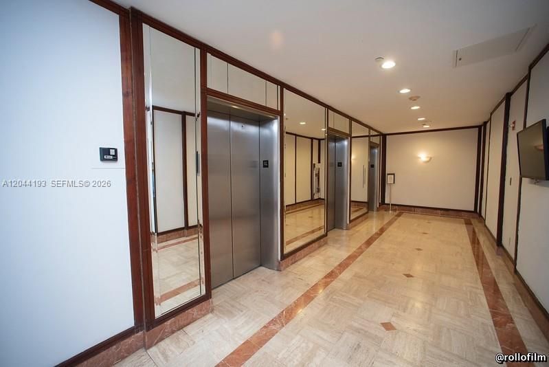 На продажу: $340,000 (2 спален, 2 ванн, 1220 Квадратных фут)