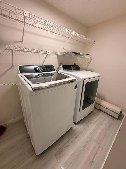 For Rent: $3,000 (2 beds, 2 baths, 1326 Square Feet)