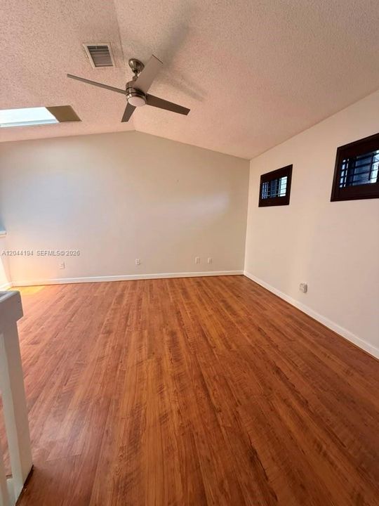 For Rent: $3,000 (2 beds, 2 baths, 1326 Square Feet)