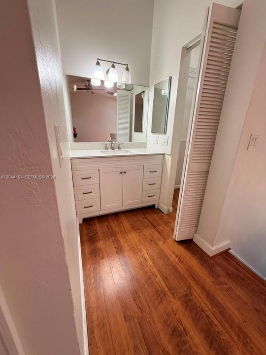 For Rent: $3,000 (2 beds, 2 baths, 1326 Square Feet)
