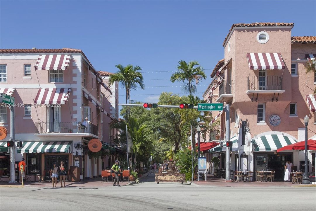 Espanola Way - shopping and dining