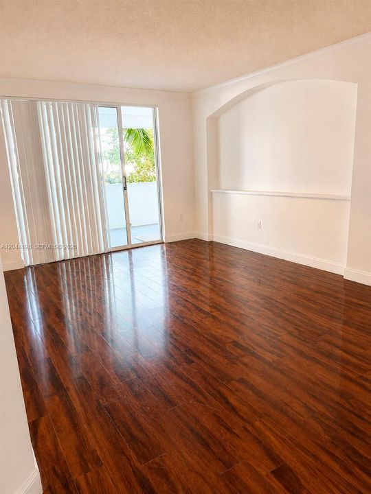 В аренду: $4,300 (3 спален, 2 ванн, 1353 Квадратных фут)