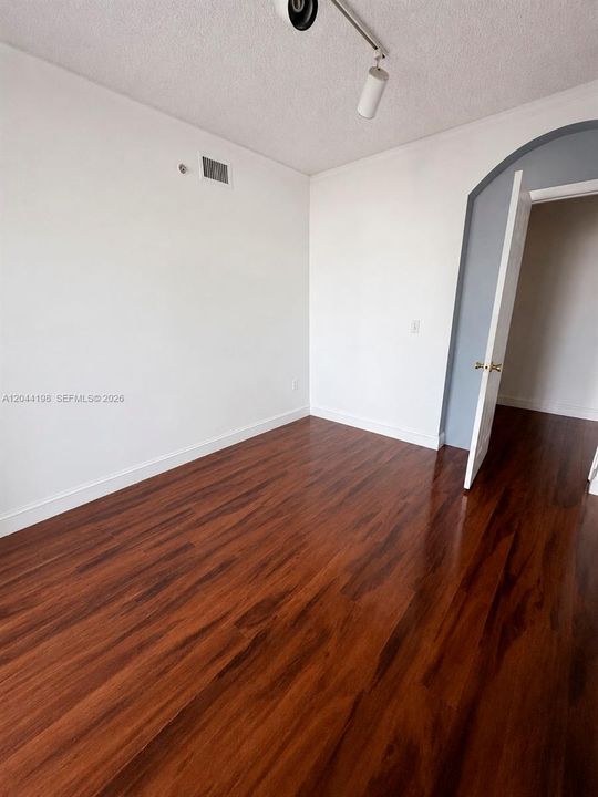 В аренду: $4,300 (3 спален, 2 ванн, 1353 Квадратных фут)
