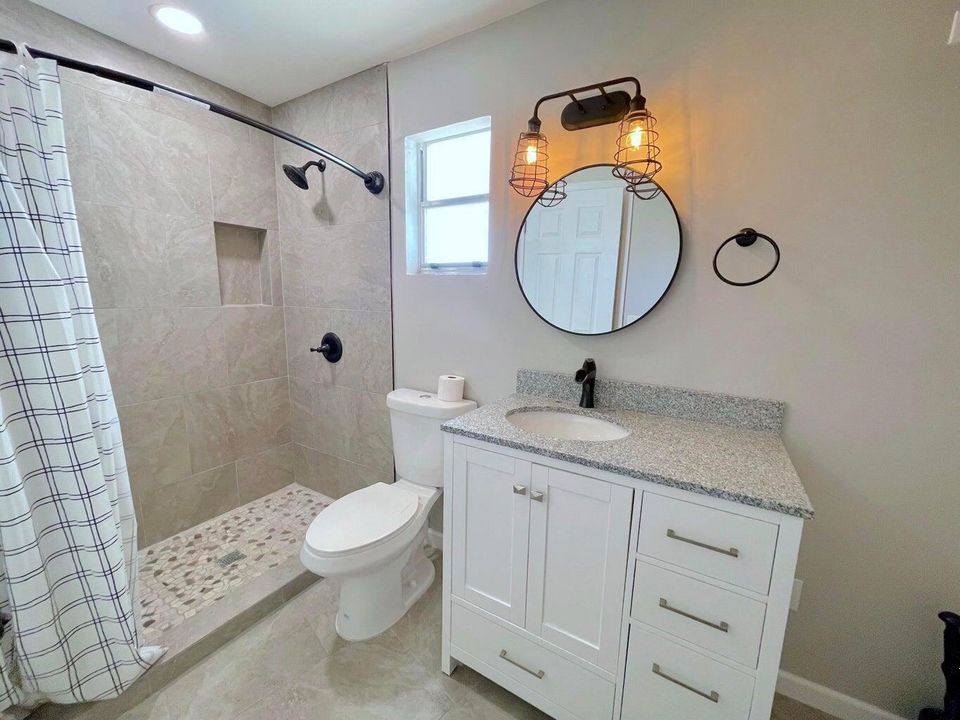 Guest Suite Bathroom