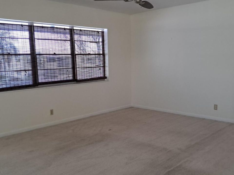 Living room (2)
