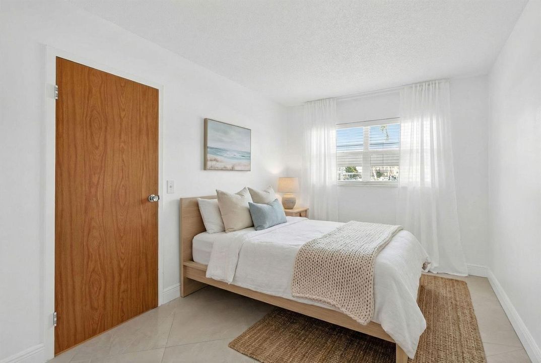 18-web-or-mls-bedroom1