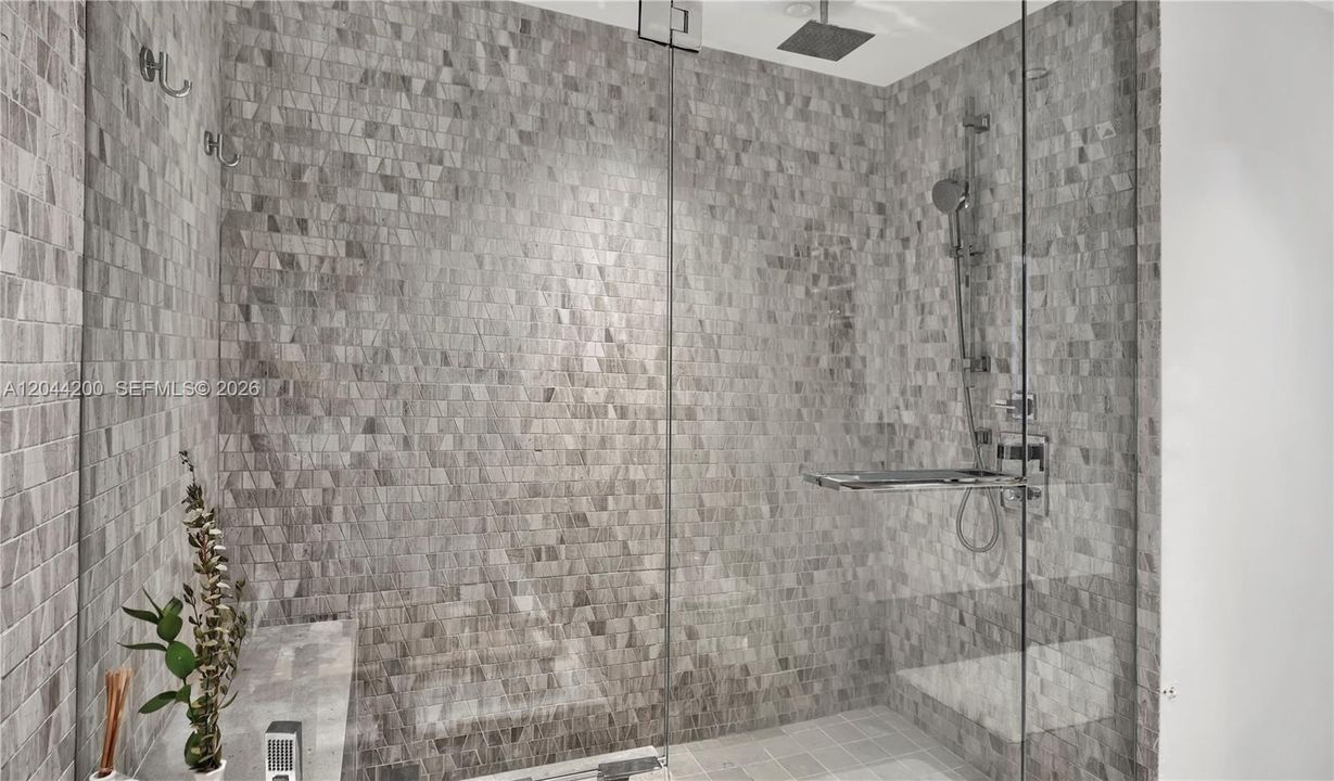 В аренду: $5,100 (1 спален, 1 ванн, 879 Квадратных фут)