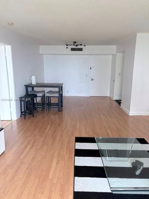 В аренду: $2,600 (2 спален, 2 ванн, 1134 Квадратных фут)