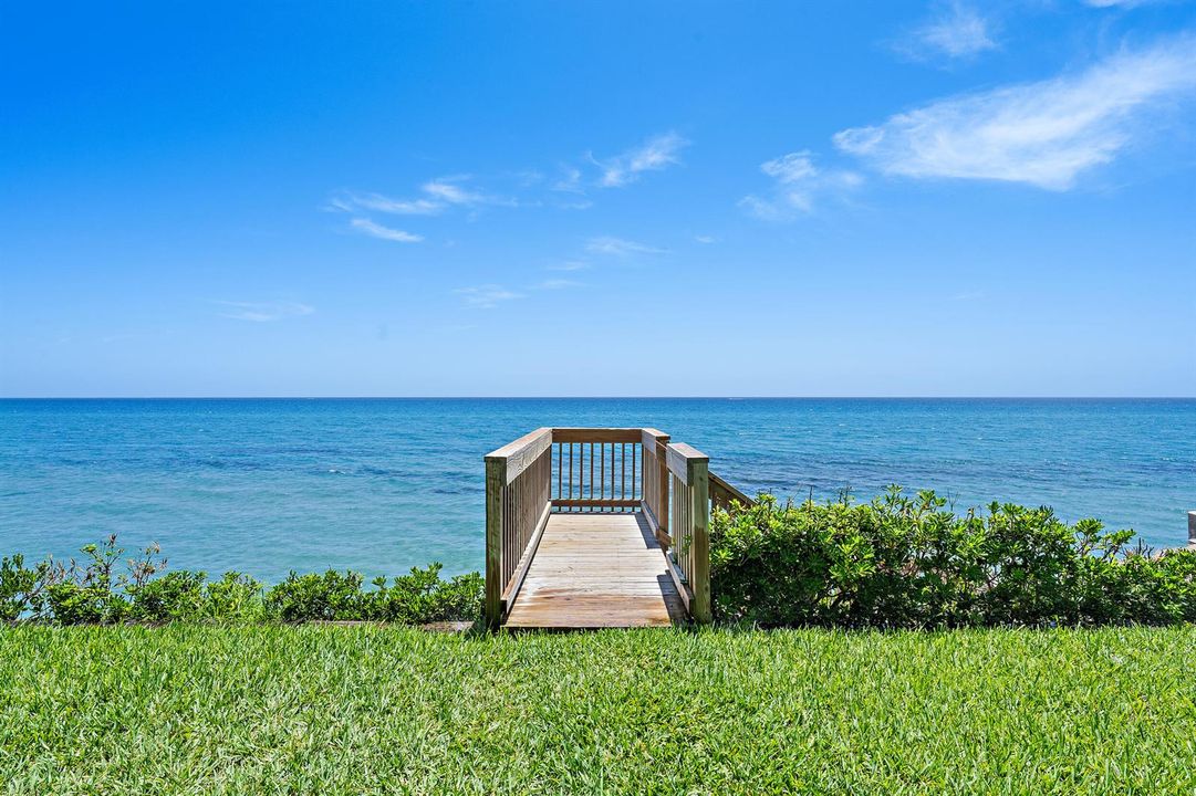 One Singer ~Beach Access