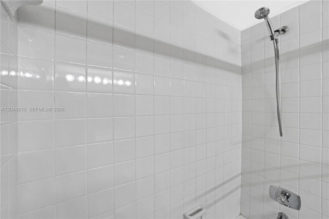 For Sale: $117,000 (2 beds, 2 baths, 960 Square Feet)