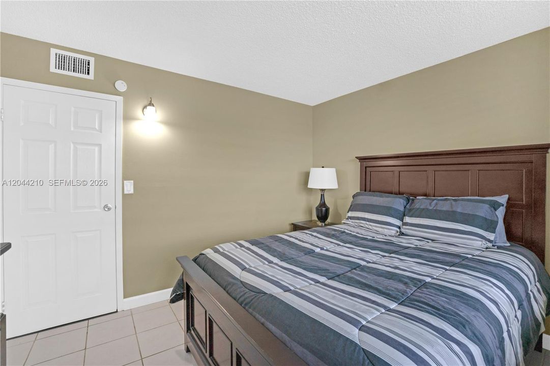 For Sale: $117,000 (2 beds, 2 baths, 960 Square Feet)