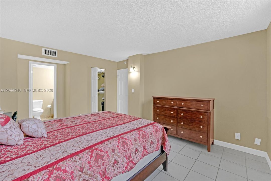 For Sale: $117,000 (2 beds, 2 baths, 960 Square Feet)