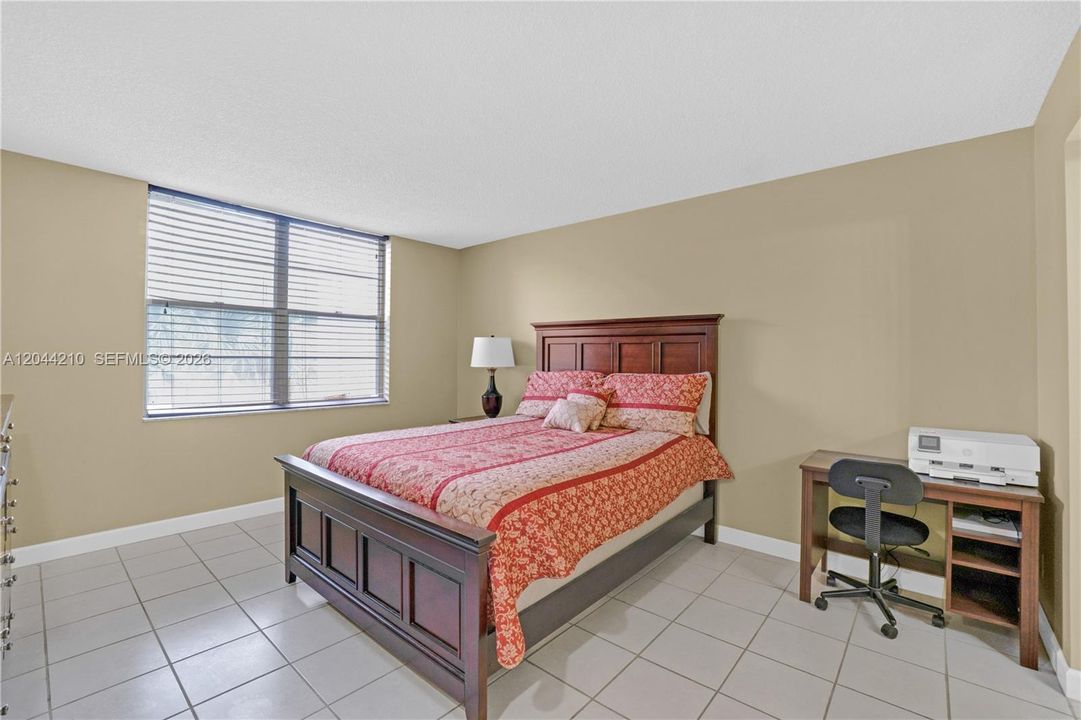 For Sale: $117,000 (2 beds, 2 baths, 960 Square Feet)