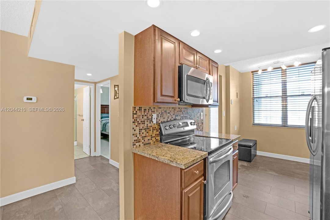 For Sale: $117,000 (2 beds, 2 baths, 960 Square Feet)