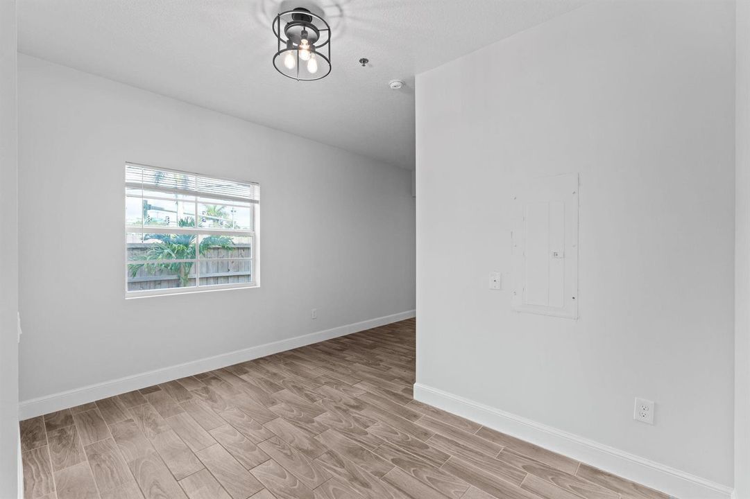 15-web-or-mls-A7407987