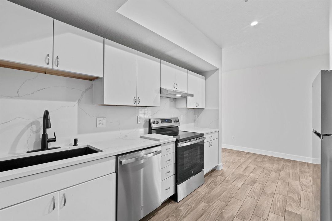 8-web-or-mls-A7407936