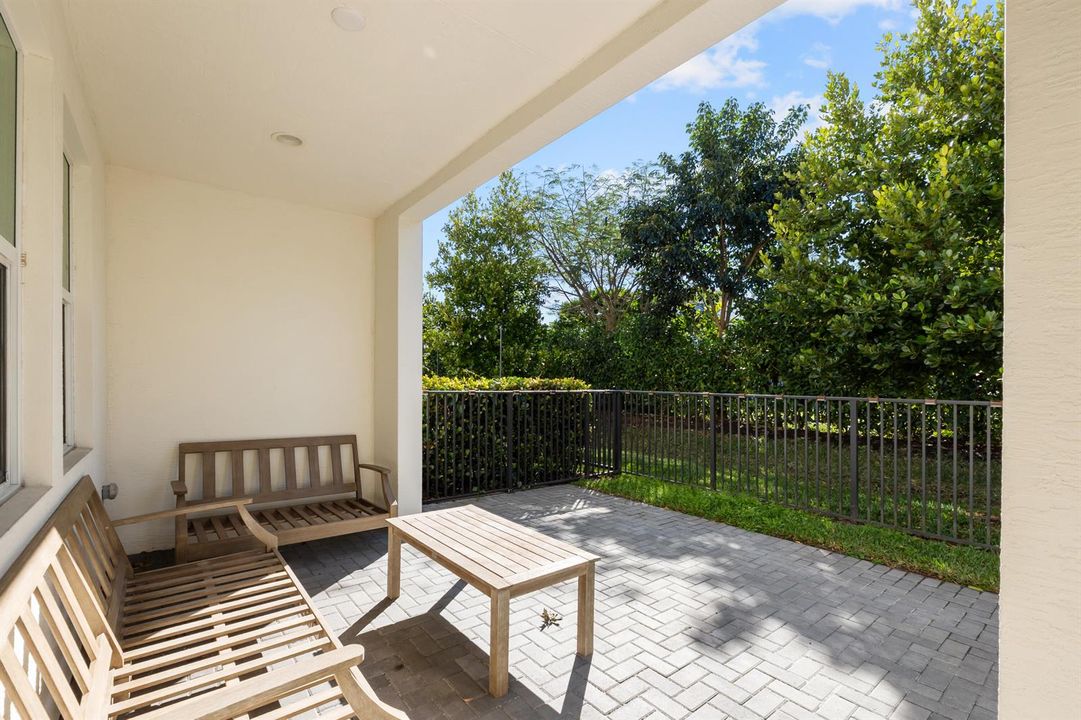 Patio/Fence