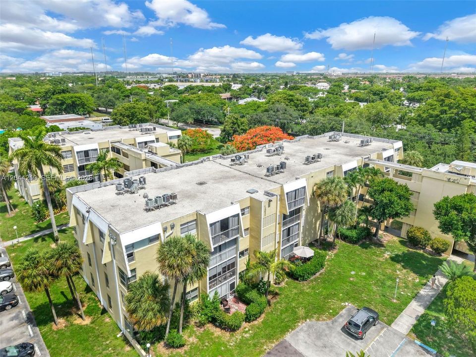 На продажу: $140,000 (1 спален, 1 ванн, 823 Квадратных фут)