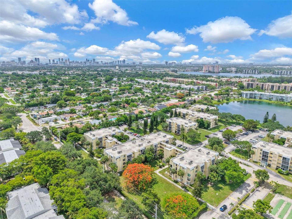На продажу: $140,000 (1 спален, 1 ванн, 823 Квадратных фут)