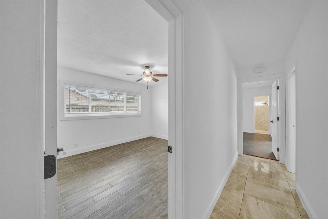 24 Foyer (2)