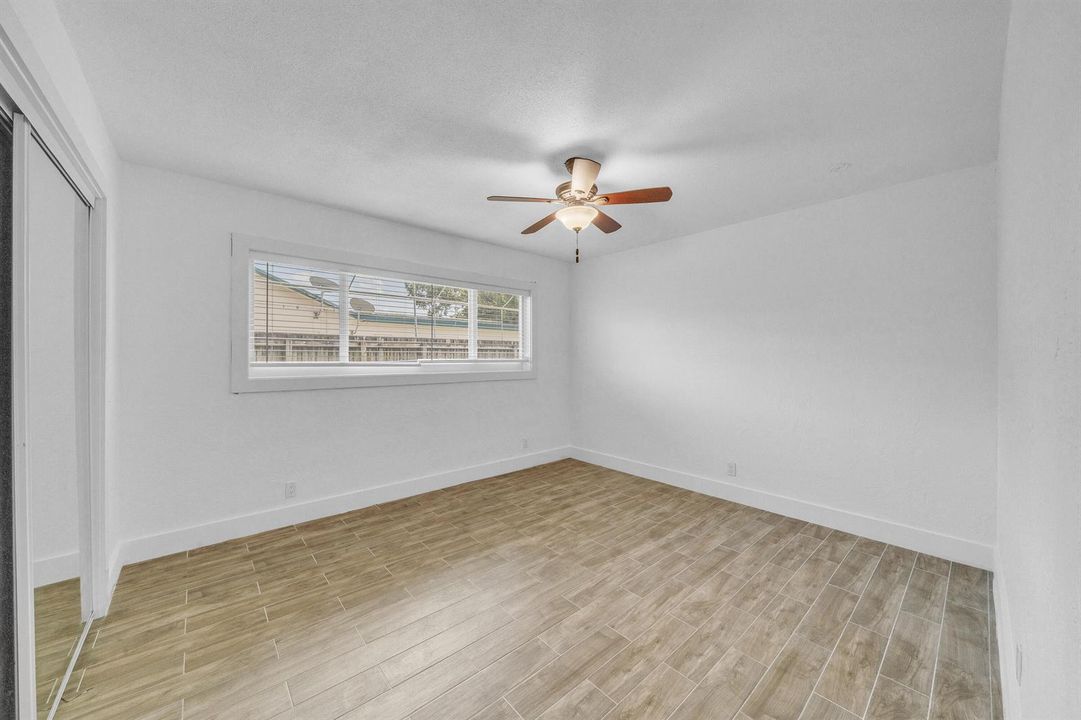 25 Guest Bedroom B (1)