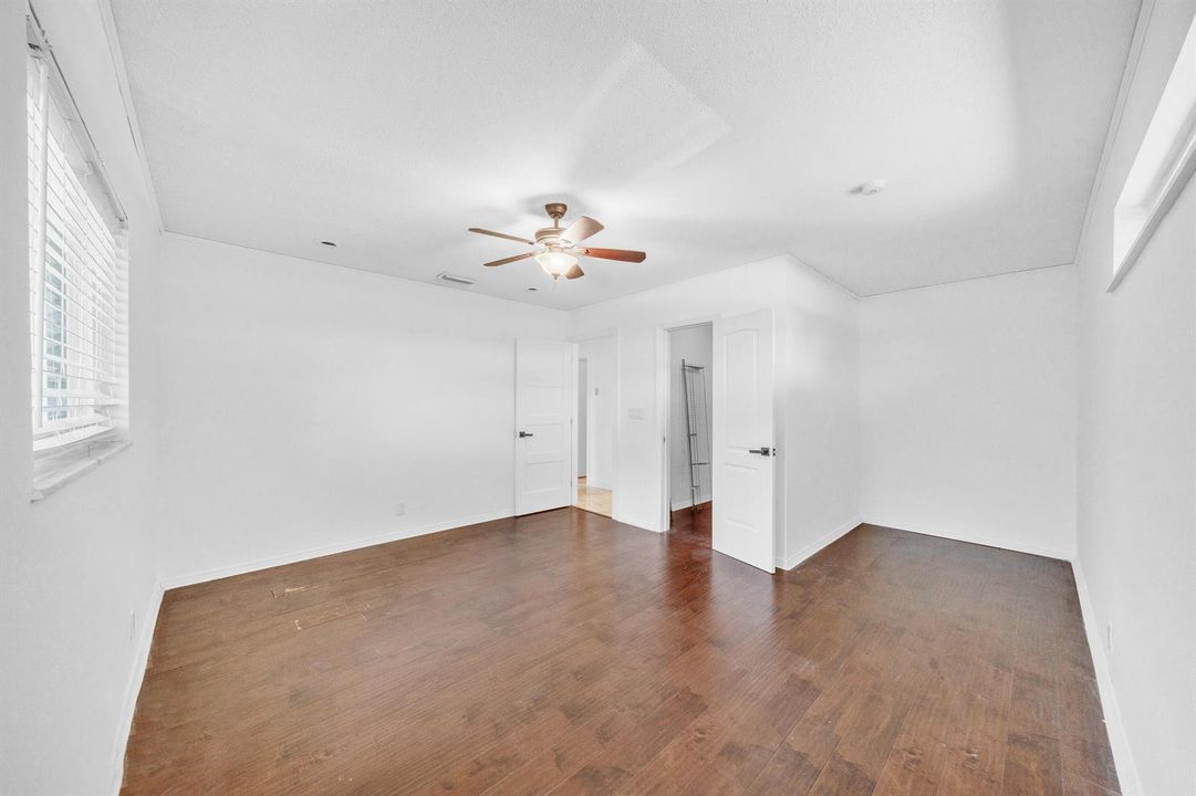 23 Guest Bedroom A (3)