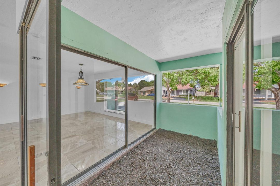 8 Florida Room