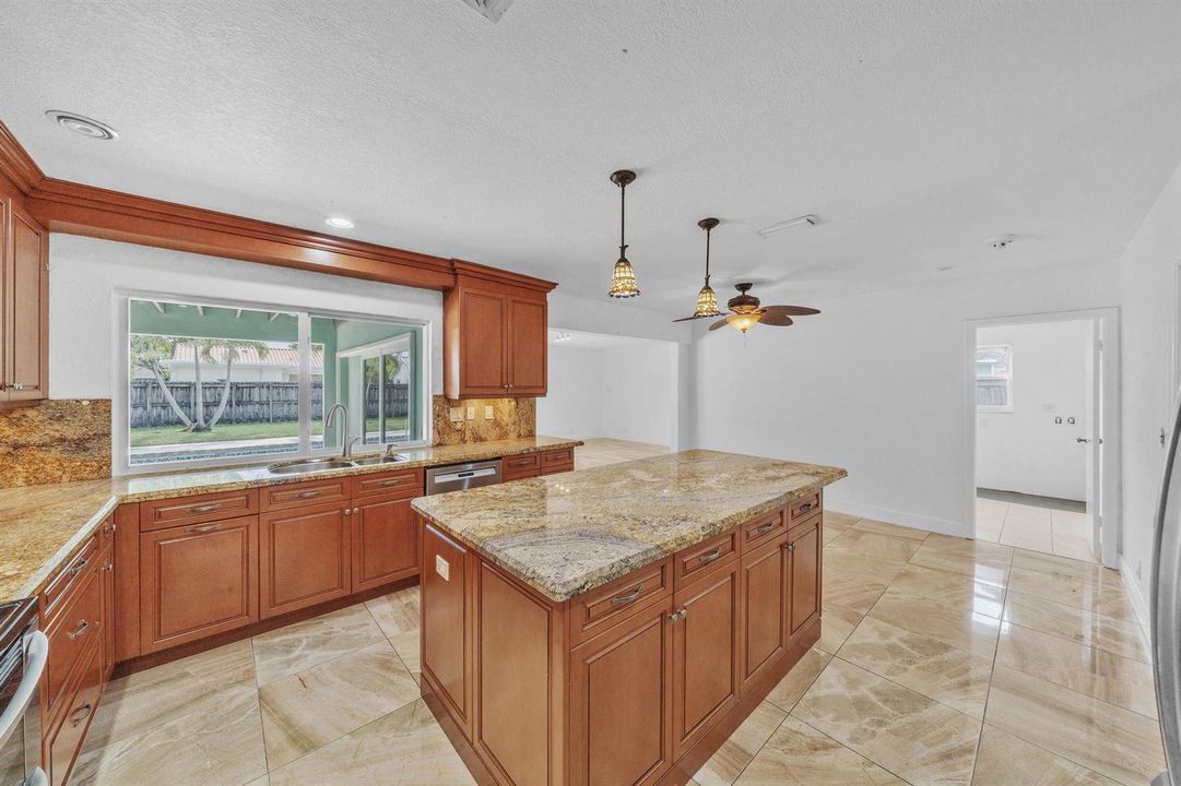 10 Kitchen (4)