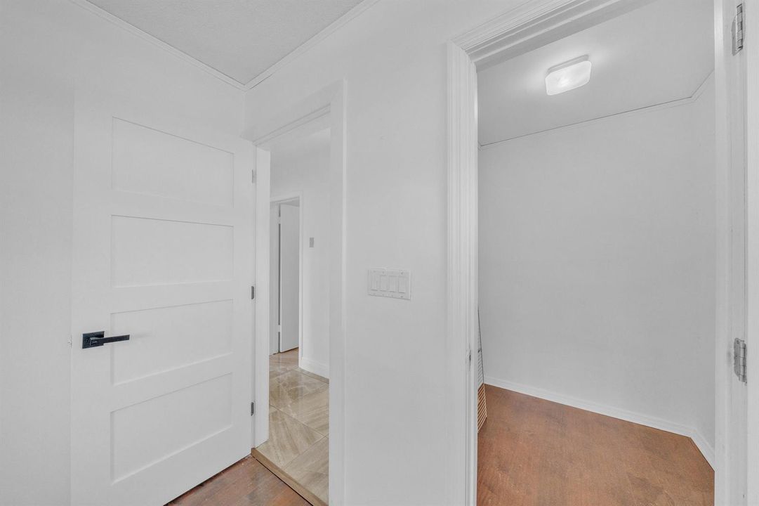 23 Guest Bedroom A (4)