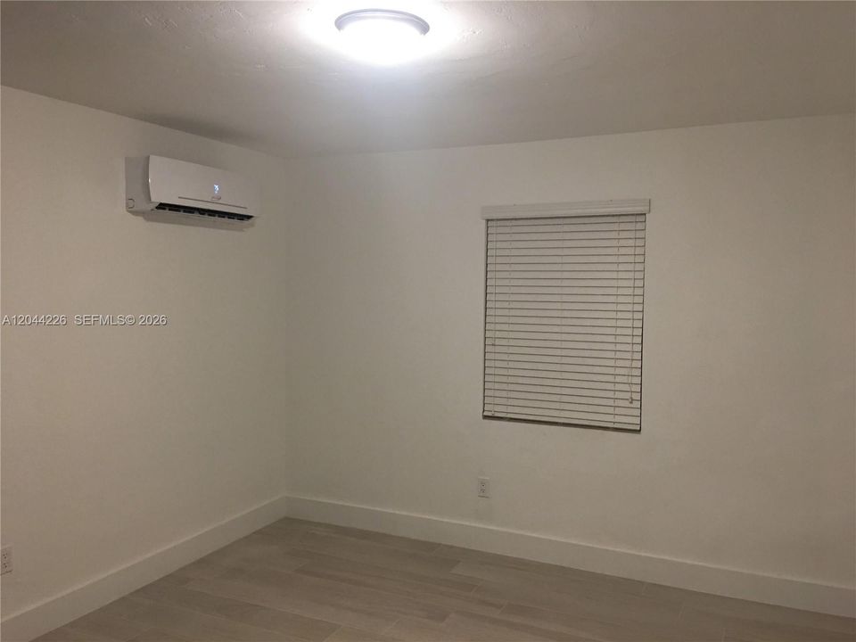 В аренду: $1,500 (0 спален, 1 ванн, 250 Квадратных фут)