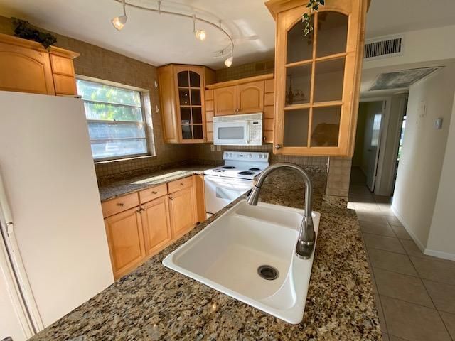 183 andover h kitchen 3