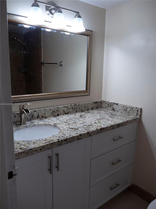 For Rent: $1,900 (2 beds, 2 baths, 960 Square Feet)