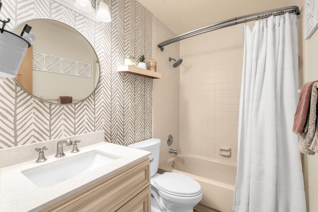 2nd Floor Full Bath